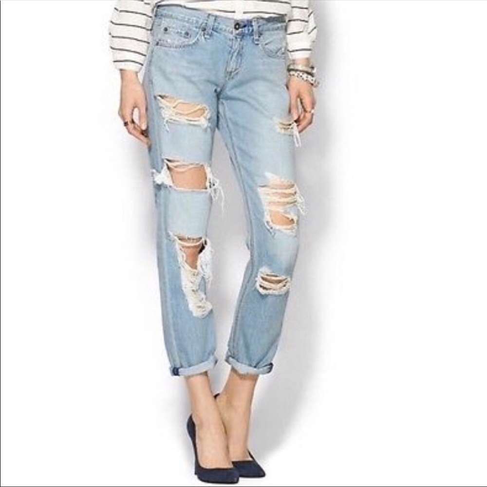 Rag & Bone Distressed Boyfriend light wash above Ankle Jeans 24
